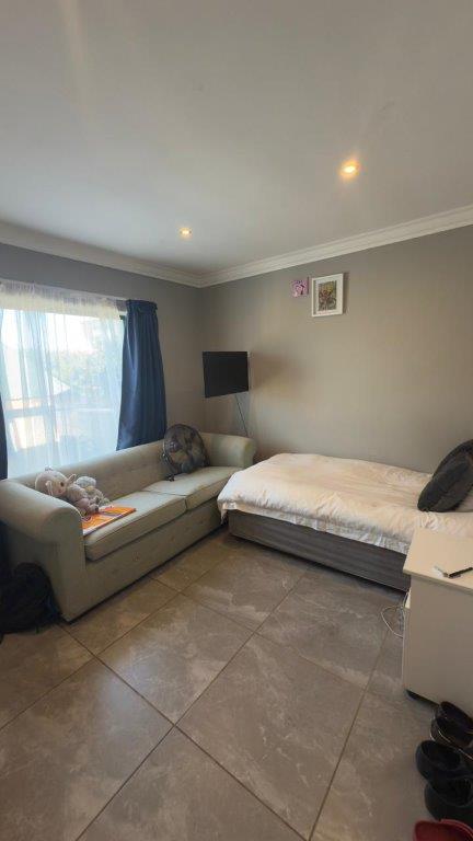 5 Bedroom Property for Sale in Wavecrest Eastern Cape